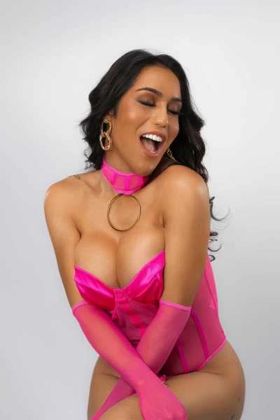 Photo 26 of Amanda Filipina